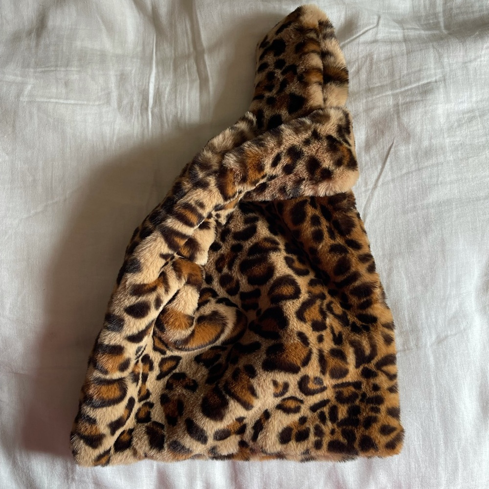 Leopard faux fur zipper handbag